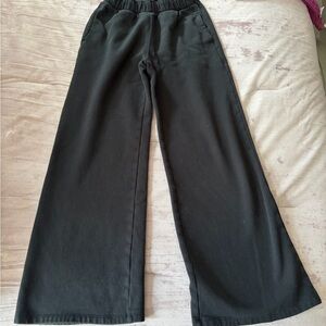 Hollister Women’s Feel Good Black Wide Leg Ultra High Rise Sweatpants XXS Short